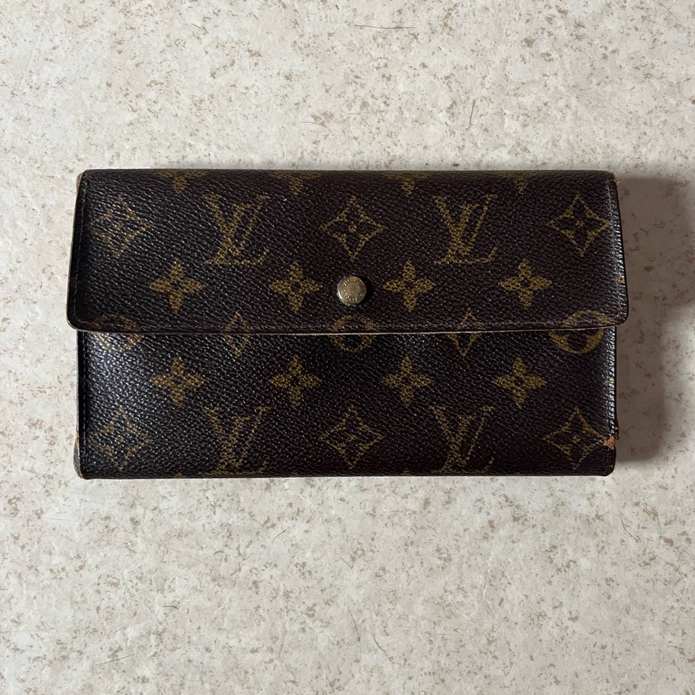 LV 3 FOLD WALLET
